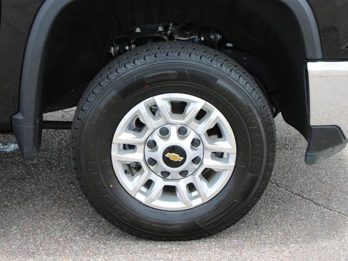 Used 2025 Chevrolet Silverado 2500 LT w/ Convenience Package AWD/4WD image 5