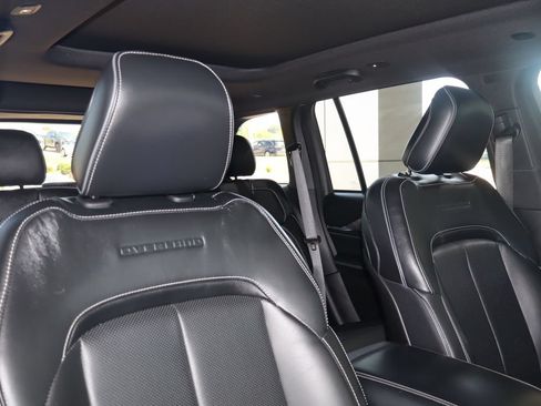 Used 2023 Jeep Grand Cherokee Overland AWD/4WD image 44