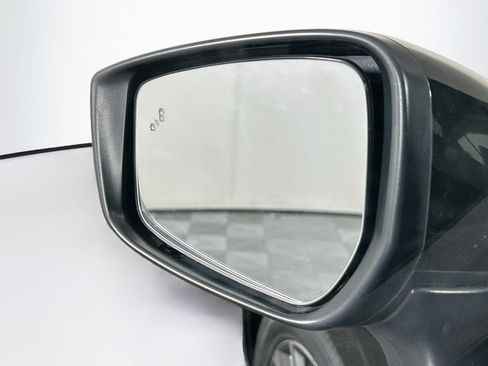 Used 2025 Nissan Versa SV FWD image 16