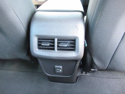 Used 2023 Chevrolet Equinox LS w/ Sport Edition FWD image 31