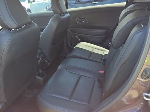 Used 2019 Honda HR-V Touring image 8
