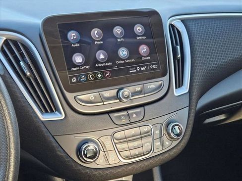 Used 2025 Chevrolet Malibu LT image 14
