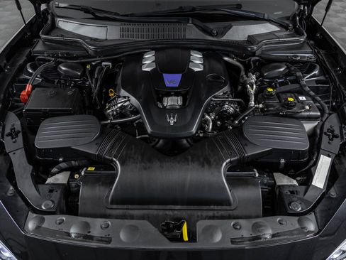 Used 2018 Maserati Ghibli S Q4 AWD/4WD image 48