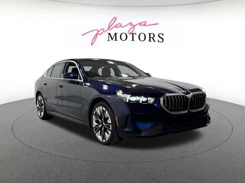 New 2026 BMW 530i xDrive w/ Premium Package AWD/4WD image 7