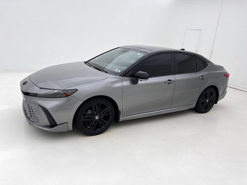 Used 2025 Toyota Camry XSE w/ Premium Plus Package AWD/4WD image 5