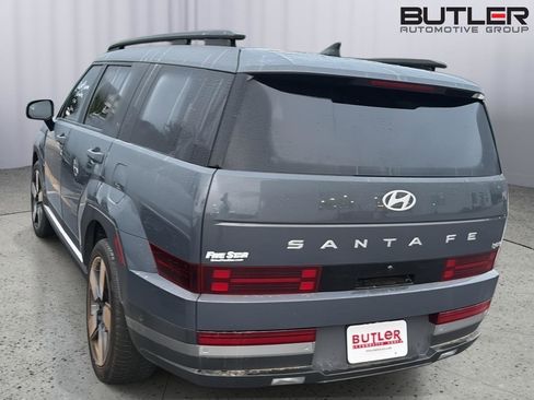 Used 2025 Hyundai Santa Fe Limited FWD image 10