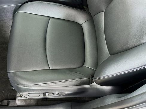 Used 2024 Toyota Corolla Cross XLE w/ Convenience Package image 28