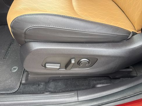 Used 2024 Kia Carnival LX FWD image 53