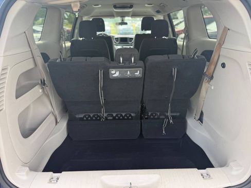Used 2018 Chrysler Pacifica LX FWD image 8