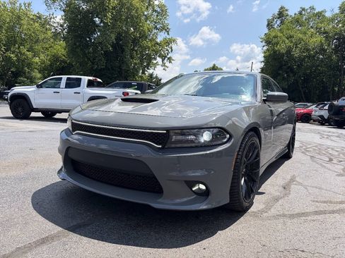 Used 2018 Dodge Charger R/T Scat Pack w/ Dynamics Package RWD image 4