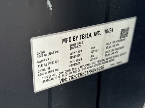 Used 2024 Tesla Cybertruck Cyberbeast AWD/4WD image 36
