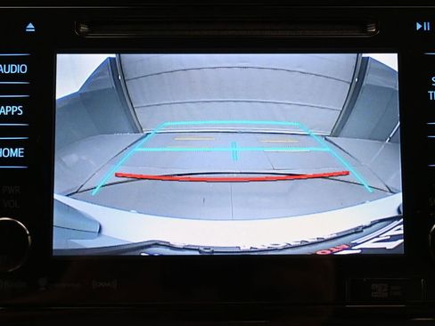 Used 2018 Toyota Prius Three image 22