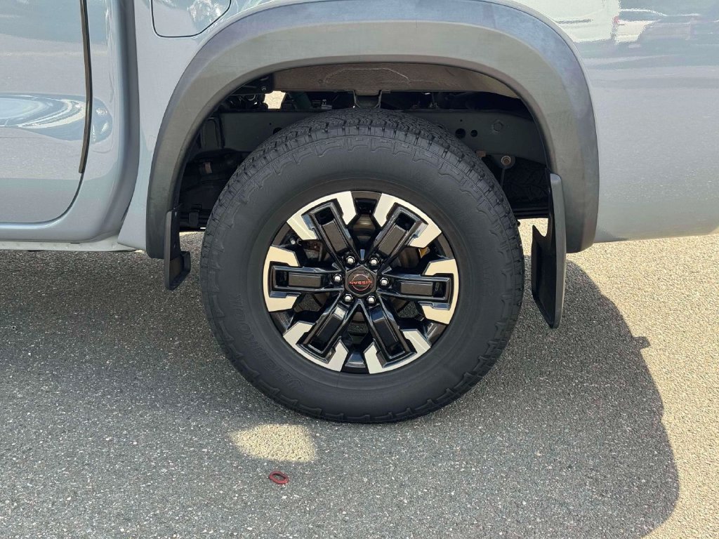 Used 2023 Nissan Frontier PRO-4X w/ Pro Convenience Package AWD/4WD image 11