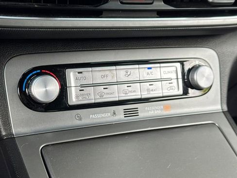 Used 2023 Hyundai Kona SE w/ Cargo Package FWD image 28