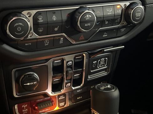 New 2026 Jeep Wrangler Unlimited Rubicon image 19