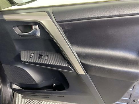 Used 2015 Toyota RAV4 Limited image 24