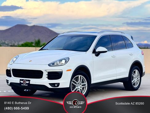 Used 2016 Porsche Cayenne AWD/4WD image 1