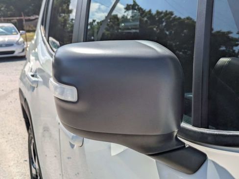 Used 2019 Jeep Renegade Trailhawk AWD/4WD image 11