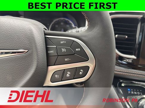 New 2026 Chrysler Pacifica Pinnacle image 34