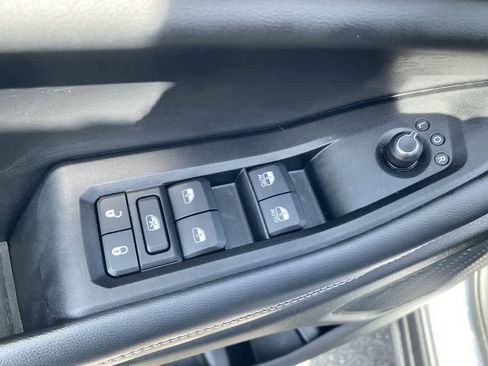 Used 2023 Jeep Grand Cherokee Altitude image 13