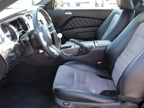 Used 2010 Ford Mustang GT RWD image 13