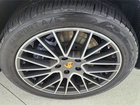 Used 2021 Porsche Cayenne Base image 55