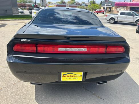 Used 2014 Dodge Challenger R/T RWD image 4