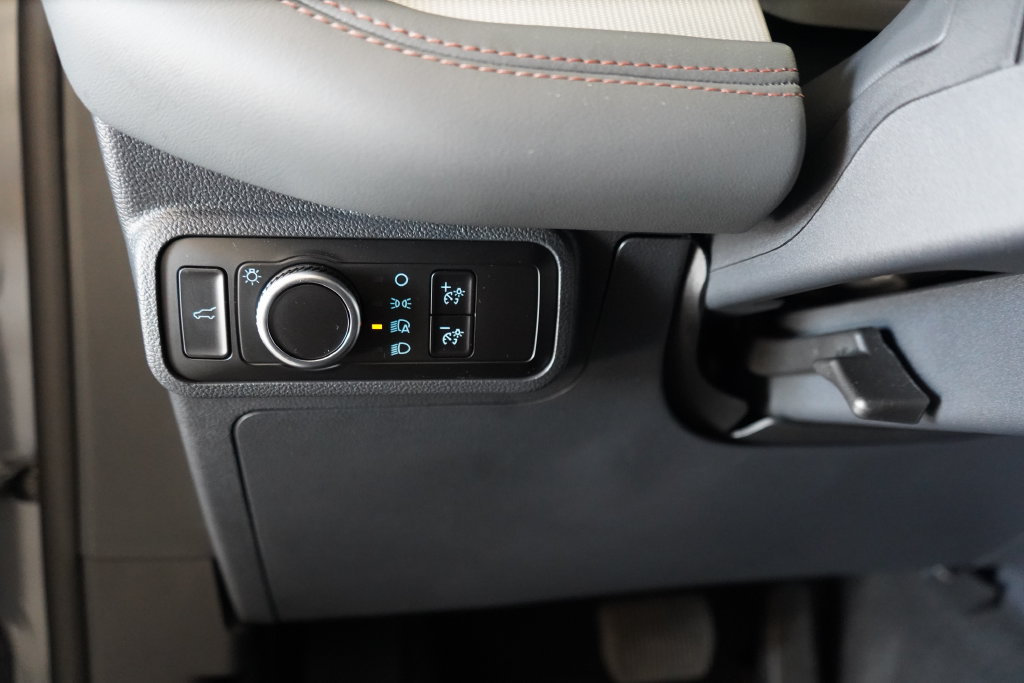 New 2026 Ford Explorer Active RWD image 32