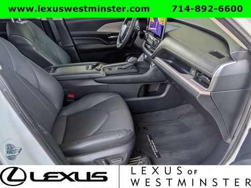 Used 2024 Toyota Grand Highlander AWD image 6