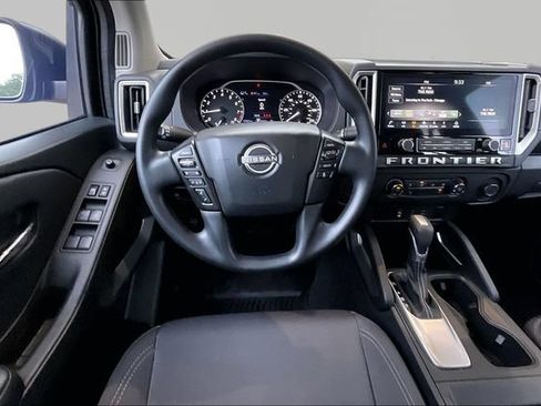 Used 2025 Nissan Frontier SV RWD image 8