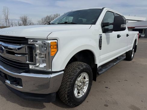 Used 2017 Ford F250 XLT w/ Snow Plow Prep Package image 9