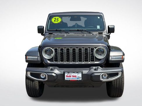 Used 2025 Jeep Wrangler Unlimited Sahara w/ Safety Group AWD/4WD image 10