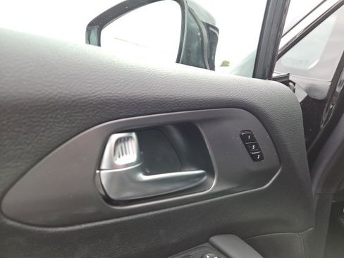 New 2026 Chrysler Pacifica Select image 31