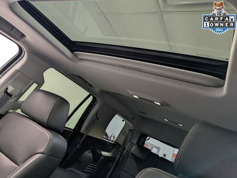 Used 2017 GMC Yukon SLT w/ Premium Edition image 21