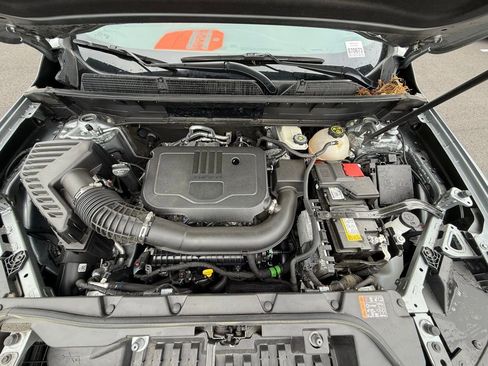Used 2023 GMC Acadia SLE FWD image 31