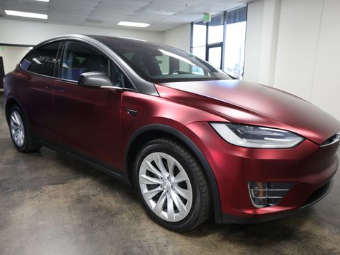 Used 2020 Tesla Model X Long Range AWD/4WD image 8