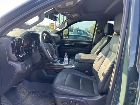 Used 2025 Chevrolet Silverado 2500 LT w/ Trail Boss Package image 6