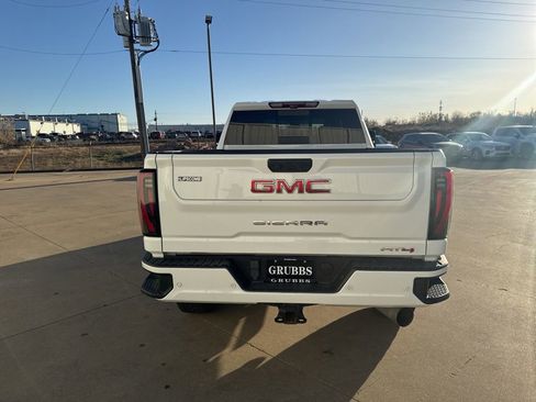 Used 2024 GMC Sierra 2500 AT4 w/ AT4 Premium Plus Package image 2