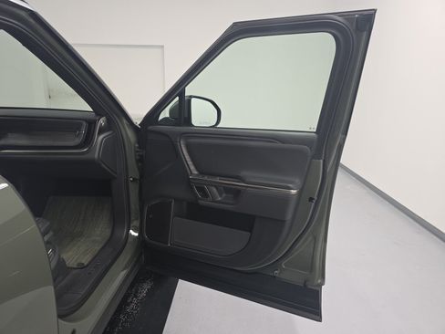 Used 2023 Rivian R1S Launch Edition AWD/4WD image 18