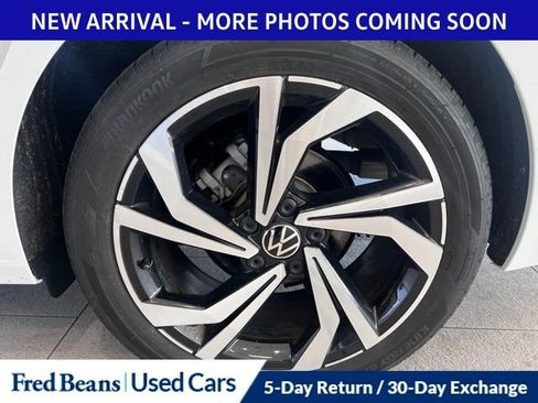 Used 2025 Volkswagen Jetta SEL image 14