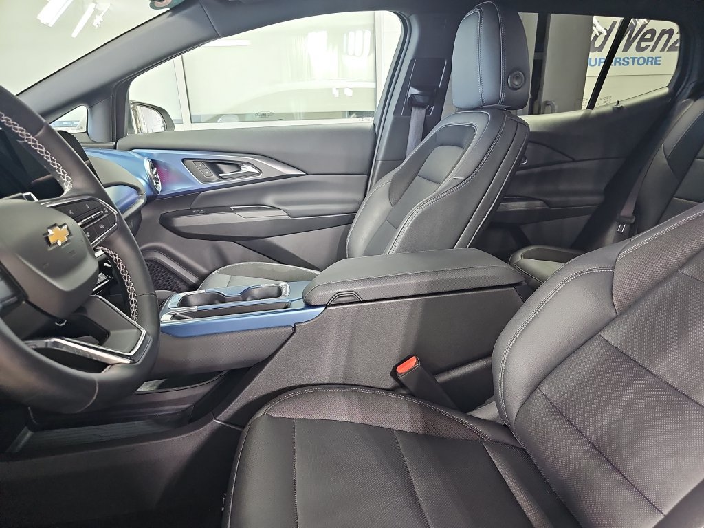 Certified 2024 Chevrolet Equinox EV LT AWD/4WD image 19