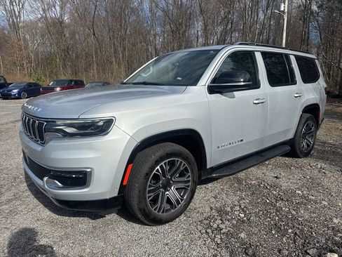 Used 2024 Jeep Wagoneer Series II image 4