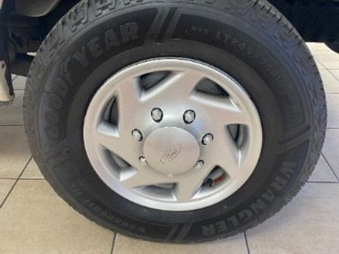 Used 2014 Ford E-250 and Econoline 250 w/ Power Group image 26