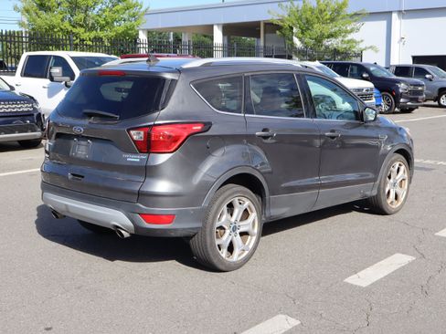 Used 2019 Ford Escape Titanium FWD image 10