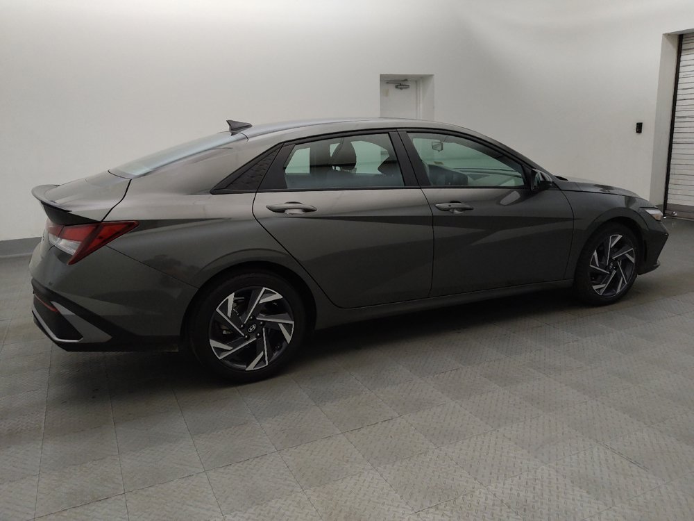 Used 2025 Hyundai Elantra Sport FWD image 10