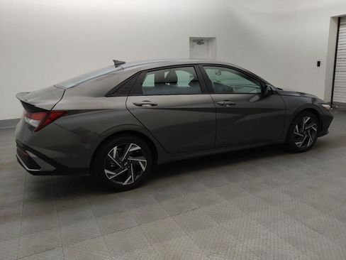 Used 2025 Hyundai Elantra Sport FWD image 10