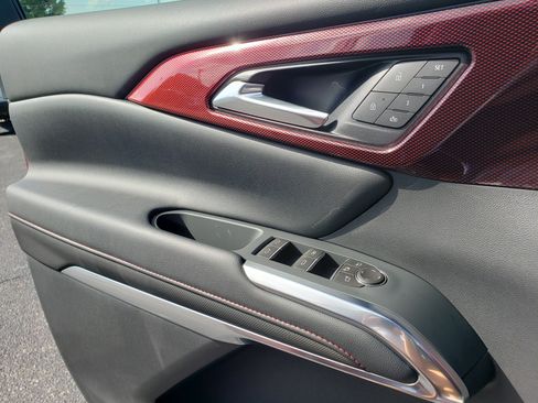New 2026 Chevrolet Traverse RS w/ LPO, Floor Liner Package FWD image 15