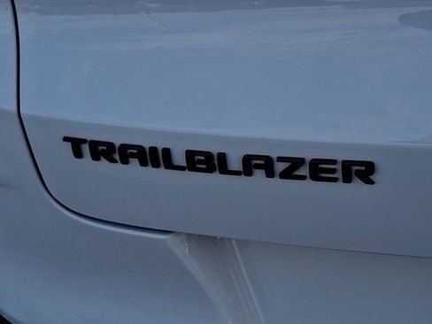 Used 2023 Chevrolet TrailBlazer RS w/ Convenience Package FWD image 34