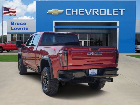 Used 2025 GMC Sierra 2500 AT4X AWD/4WD image 4