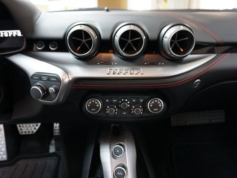 Used 2016 Ferrari F12 Berlinetta image 13